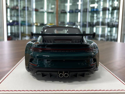 1:18 Resin - Davis & Giovanni Porsche 911 GT3 (992) Porsche Racing Green Metallic - Limited Edition 36pcs