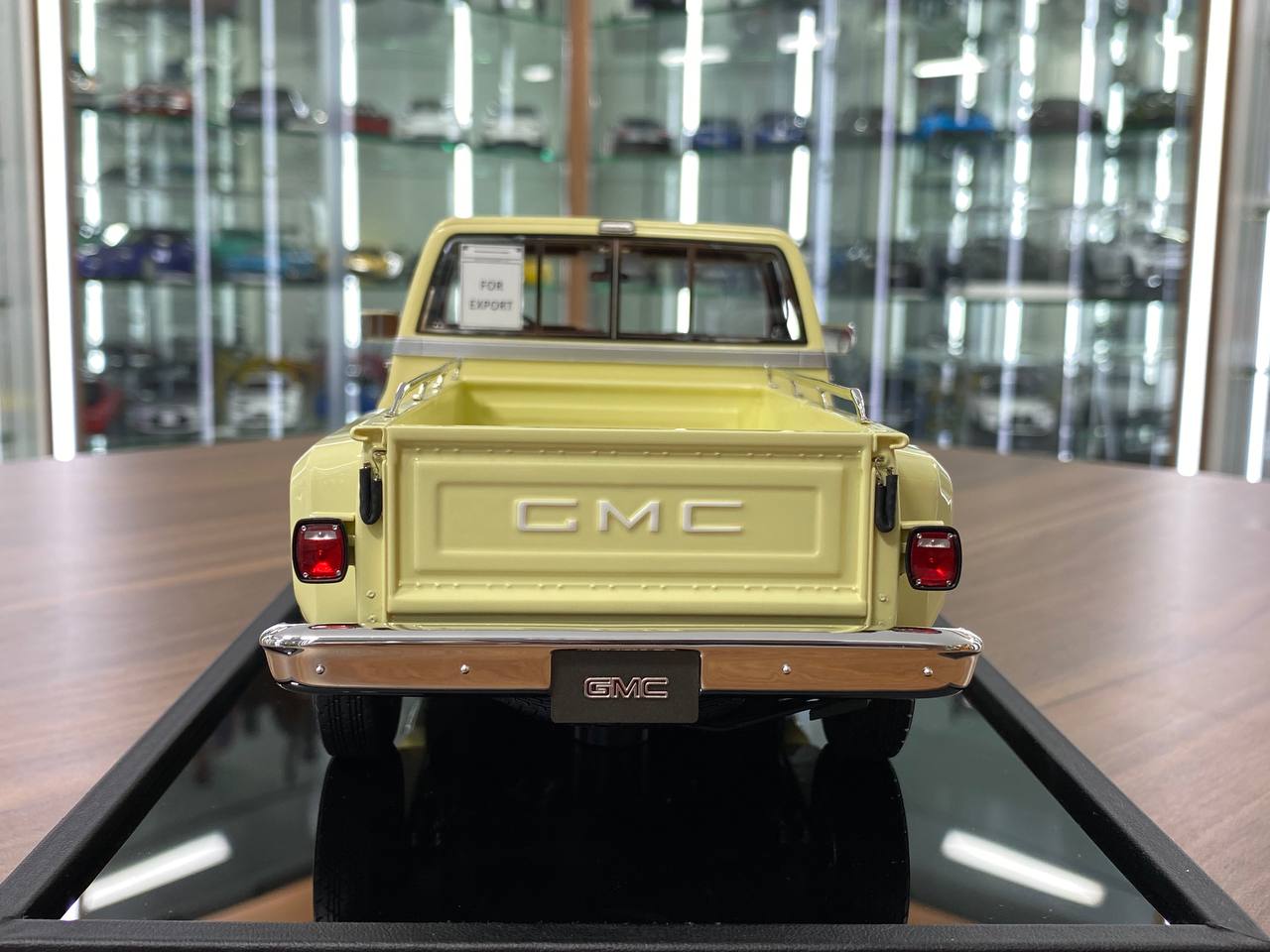 1:18 Resin Model - Old School Models GMC Sierra Classic 3500 (1986) - Desert Yellow - Limited 60 pcs