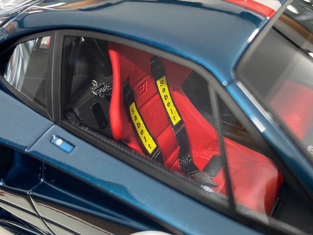 1:18 Resin Model Davis & Giovanni Ferrari F40 Royal Blue Metallic Limited 1 of 1