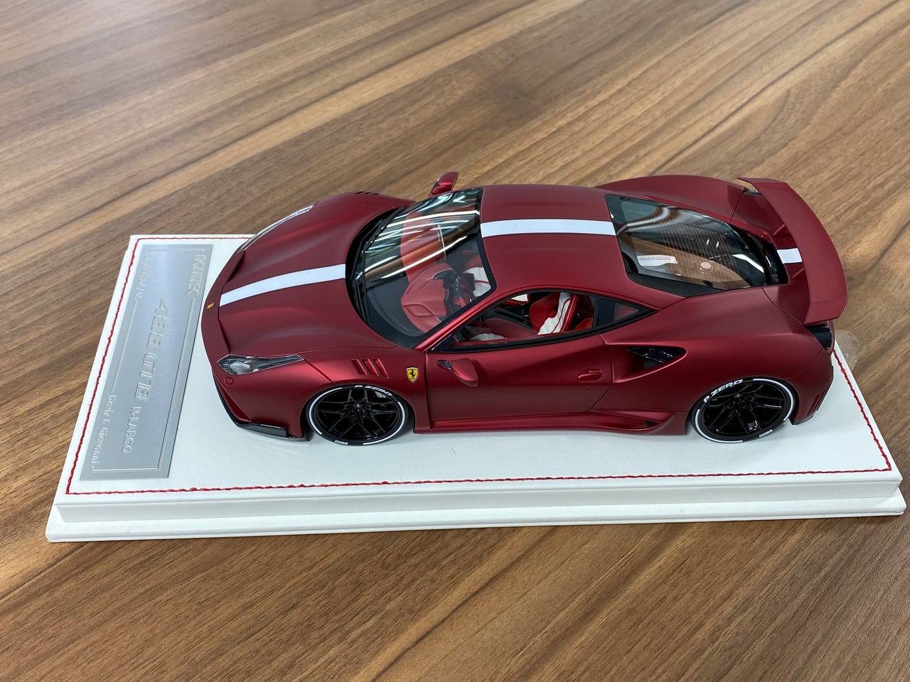 1:18 Resin Model – Davis & Giovanni Ferrari 488 GTB N-Largo – Matt Chrome Red, White/Black Stripe – Limited 5 pcs