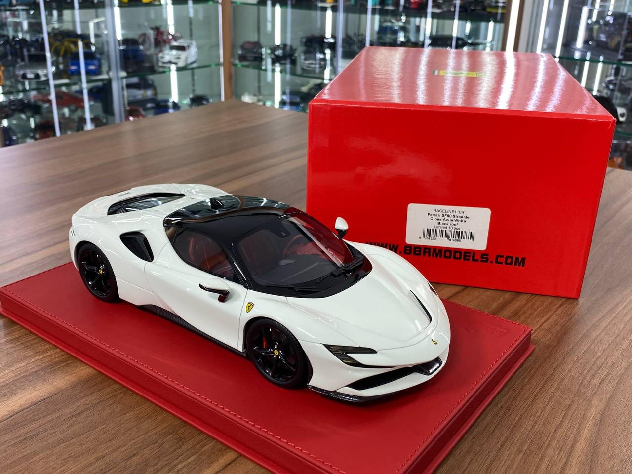 1/18 Resin Model  – BBR Ferrari SF90 Stradale Gloss Avus White / Black Roof Ltd.Edn