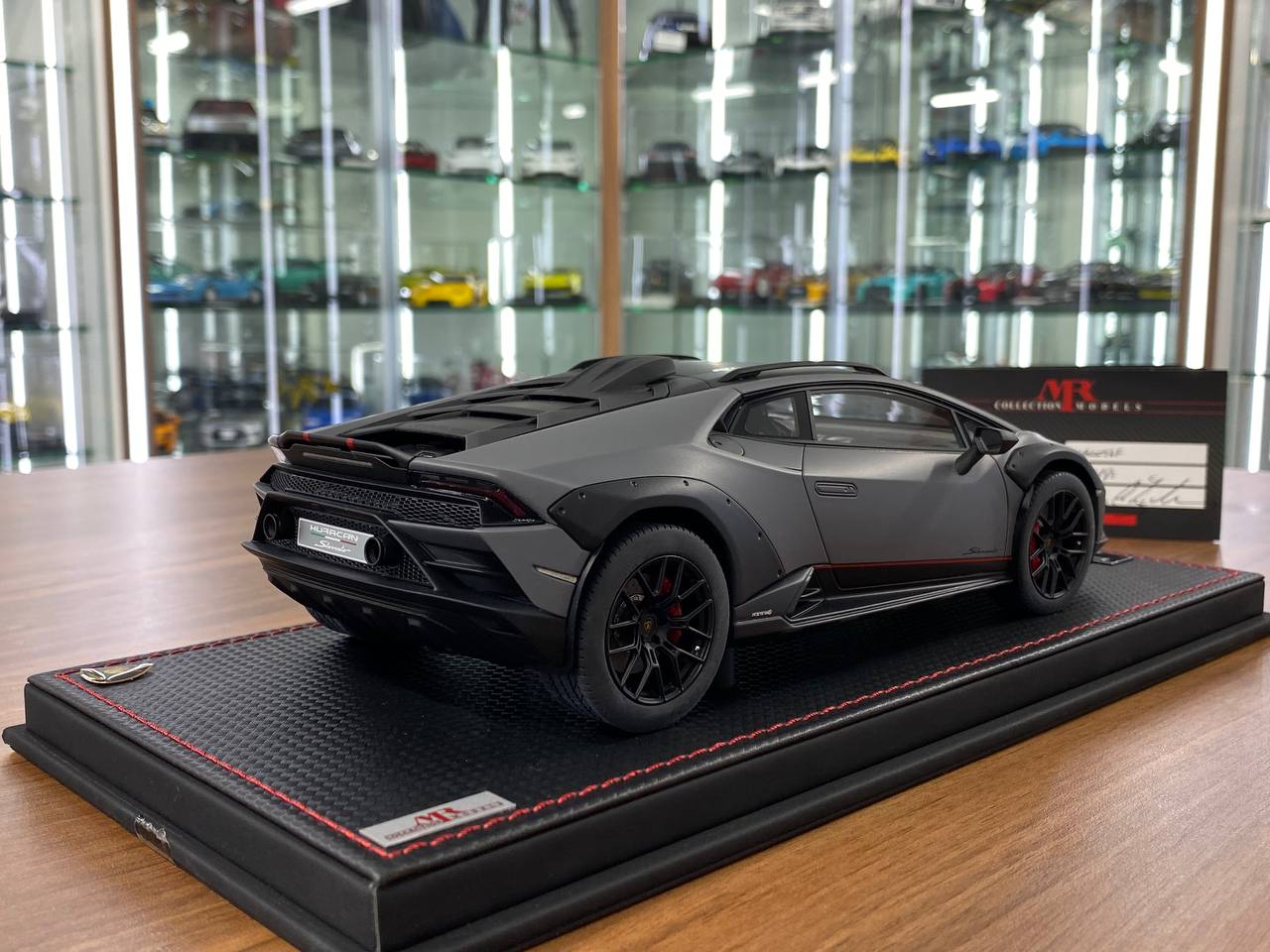 1/8 Resin MR Collection Lamborghini Huracan Sterrato Grigio Vulcano Ltd.Edn.99 pcs