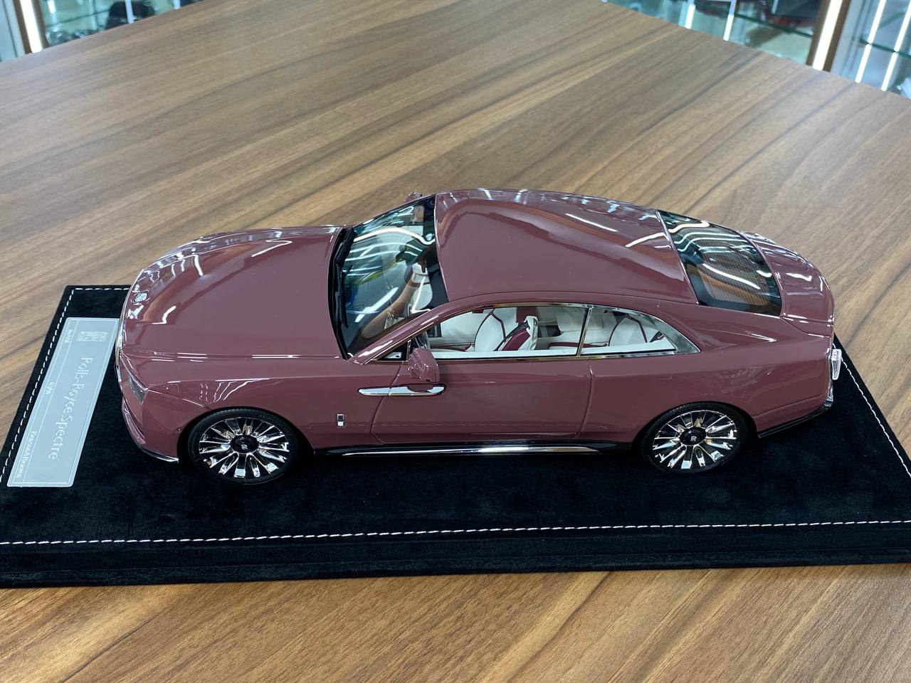 1/18 Resin Model – H&H Rolls Royce Spectre Morganite Pink  Ltd.Edn.50 pcs