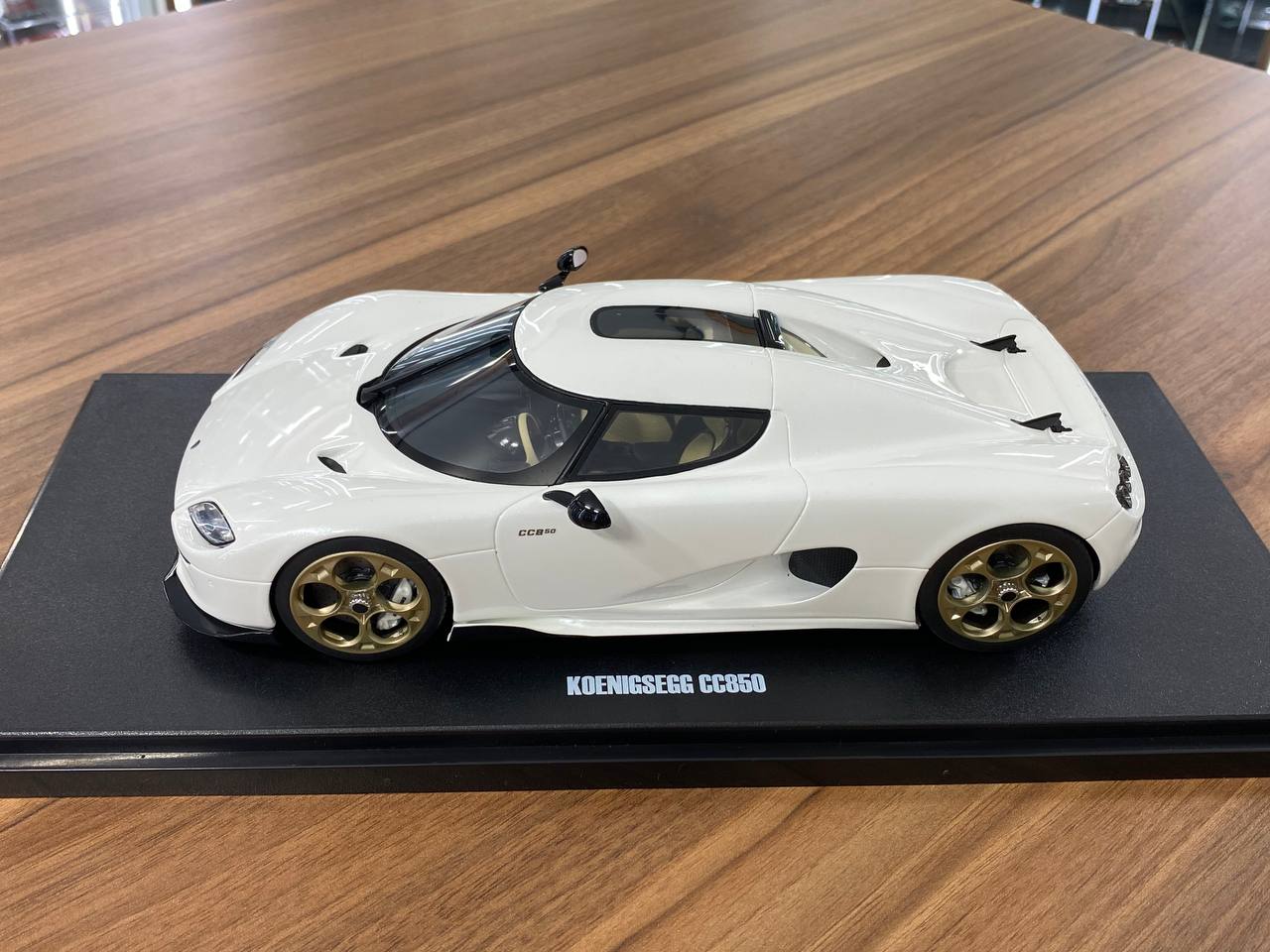 1/18 Resin Model GT Spirit Koenigsegg CC850 - White Limited Edition