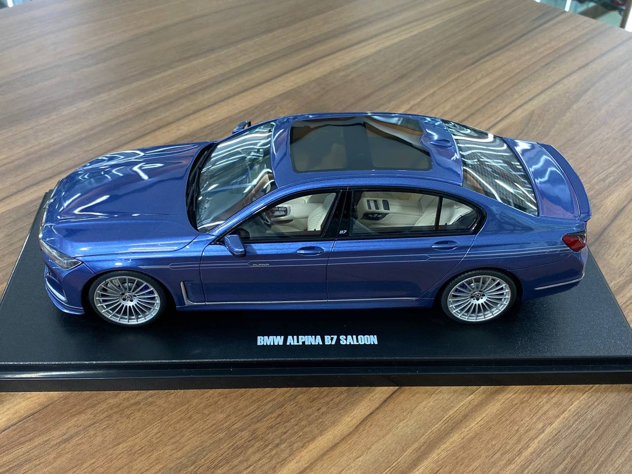 1/18 Resin GT Spirit BMW Alpina B7 Saloon - Blue / Beige Interior Limited Edition