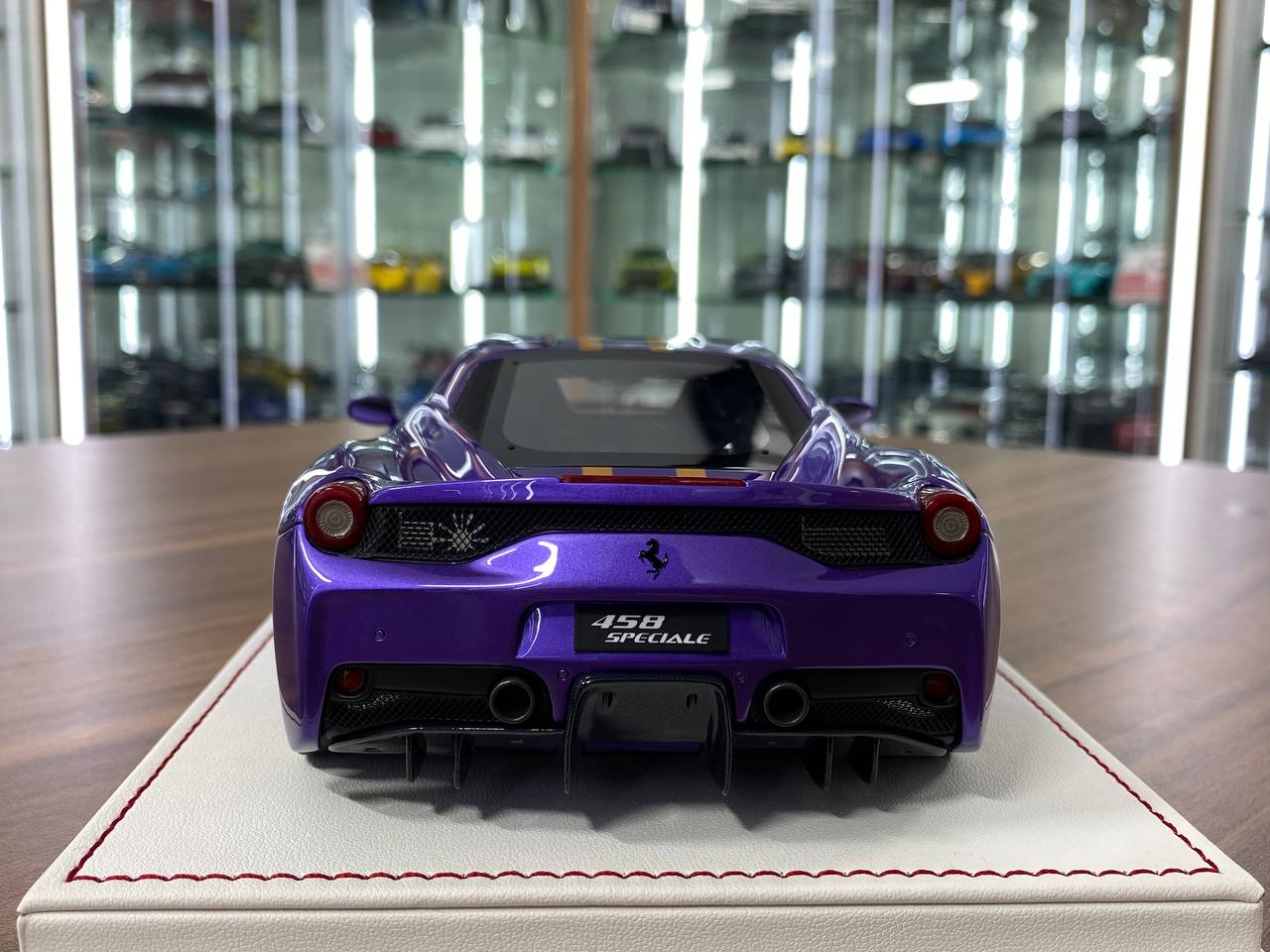 1/18 Resin – Dino Models Ferrari 458 Speciale Purple with Metallic Blue Stripe Limited Edition: 20 pcs