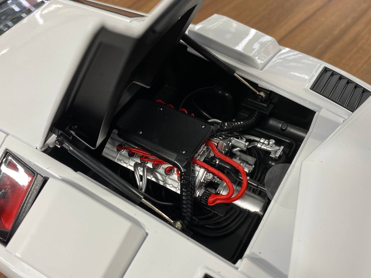 1/12 Diecast Full opening KK Scale Lamborghini Countach LP5000 QV in White