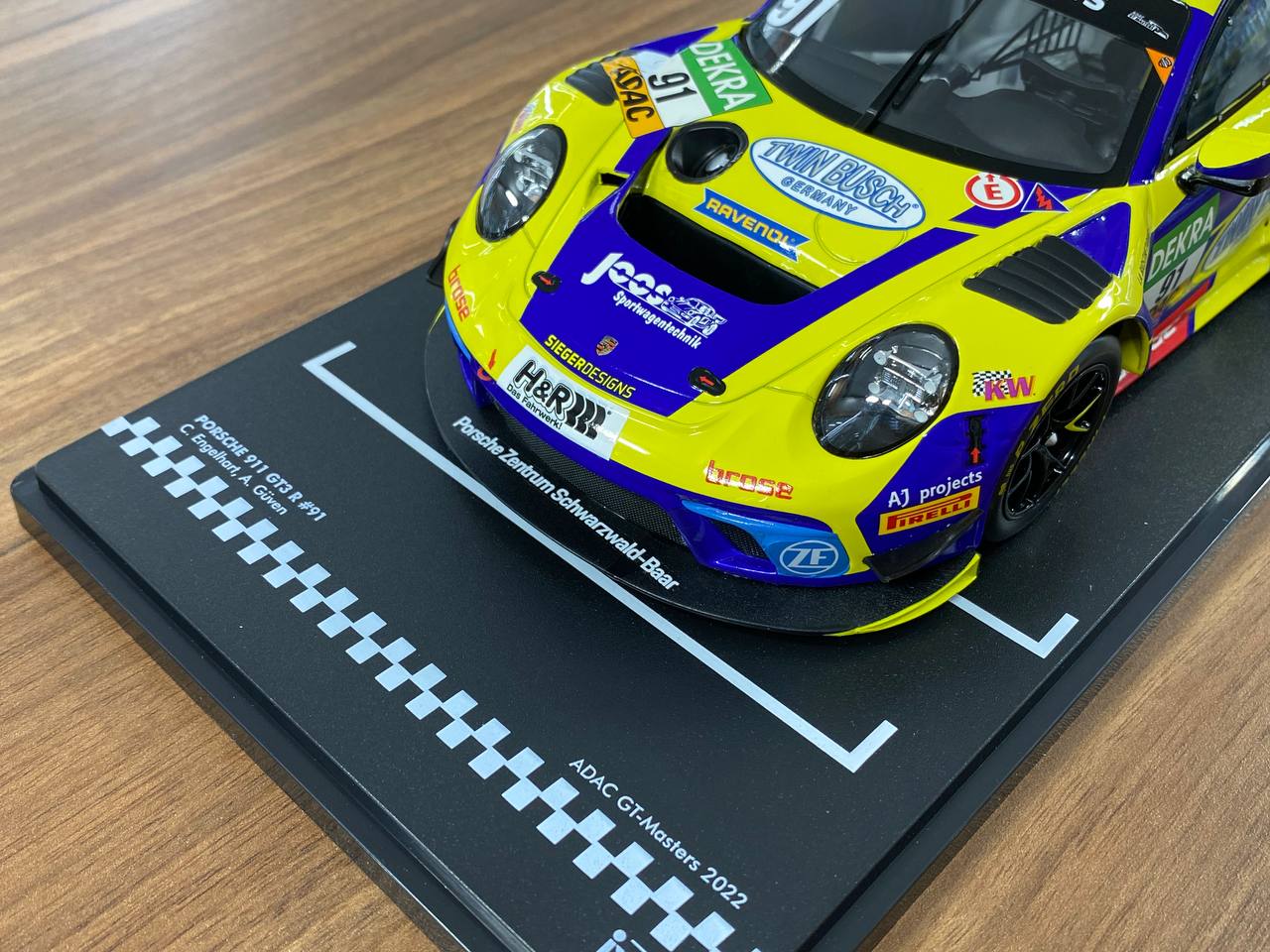 1/18  Diecast  ixo Models PORSCHE 911 GT3 R #91 C. Engelhart, A. Güven Racing yellow/ blue