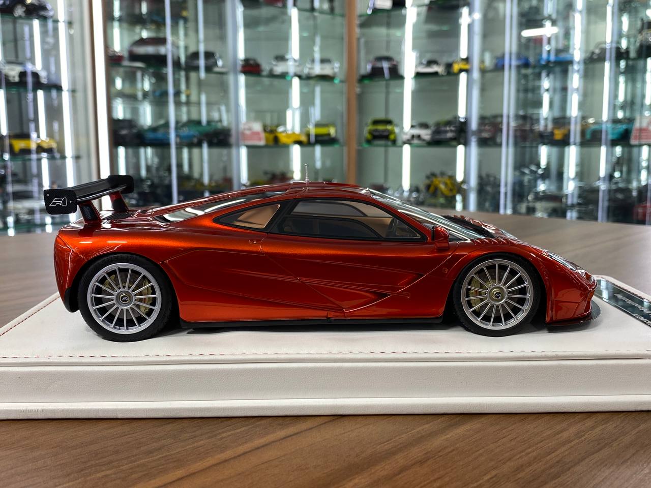 1/18 Resin Model – Versus McLaren F1 LM-Specification Orange (Limited to 85 pcs)