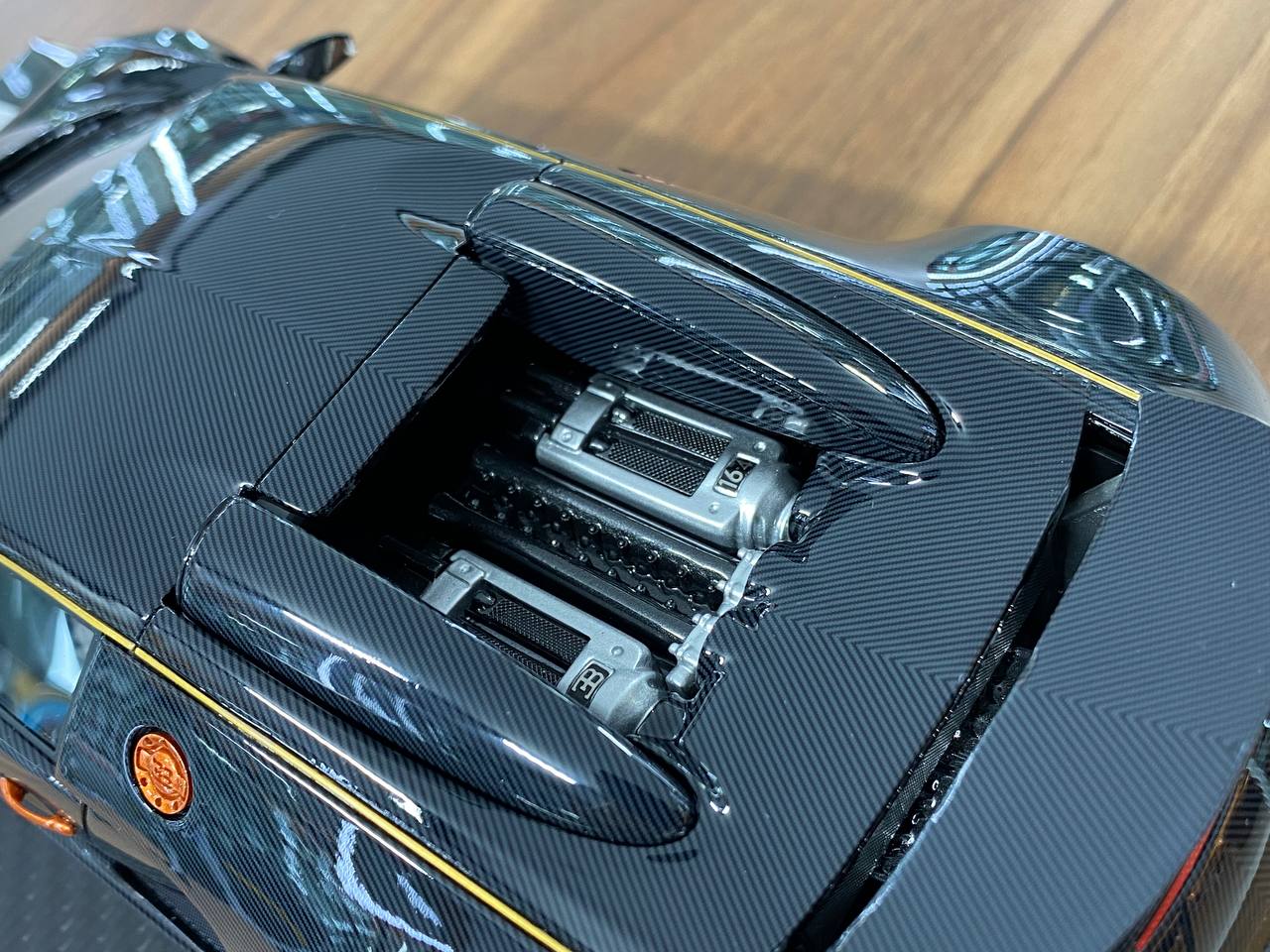 1/18 Resin Model – Bugatti Veyron | Ultra Unique | Black Carbon Fiber | Limited 30 pcs
