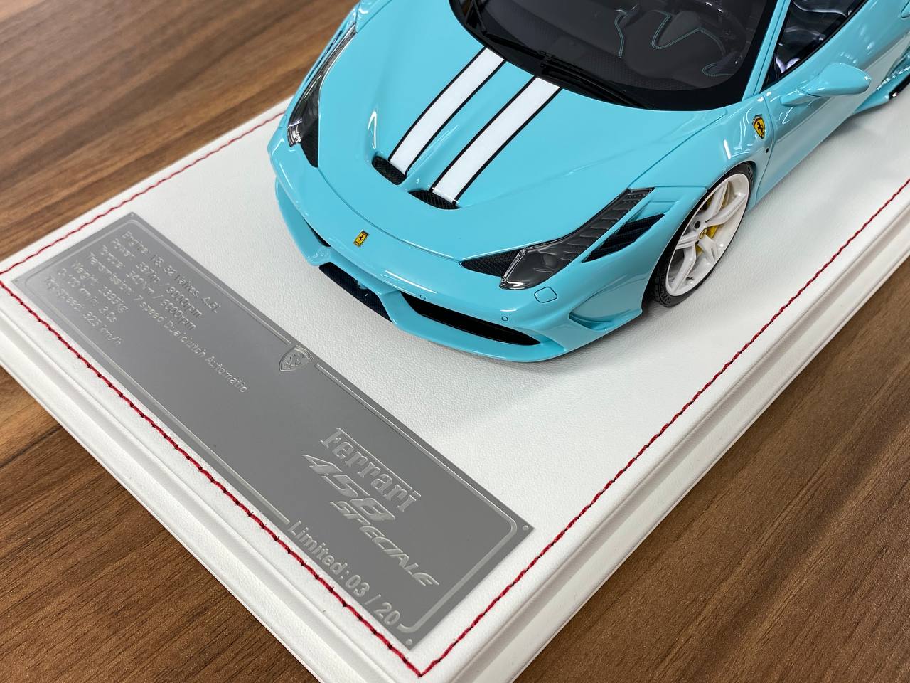 1/18 Resin Davis & Giovanni Ferrari 458 Speciale Tiffany Blue / White, Black Stripe Limited Edition: 20 pcs