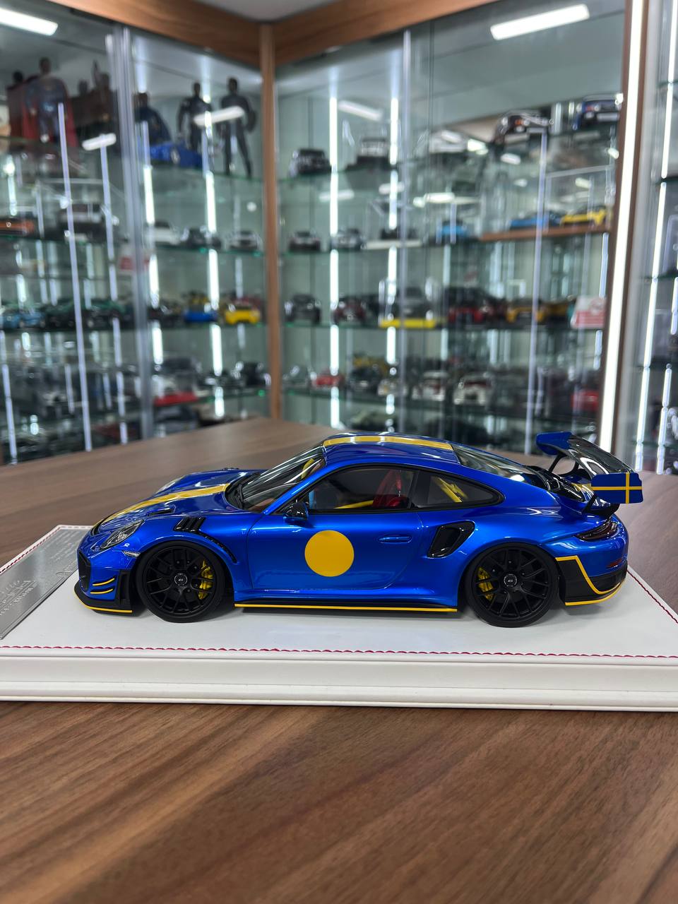 1/18 Porsche 911 GT2 RS MR Manthey Racing | Resin| Blue/Yellow | 1 of 1 | Davis & Giovanni