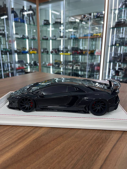 1/18 Lamborghini Aventador LP700/4 SV LB Performance – Resin | Carbon/White | Davis & Giovanni | 1 of 1