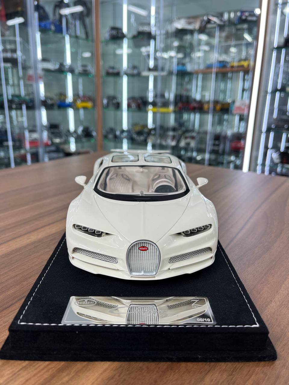 Limited Edition HH Bugatti Chiron Sport Resin Model - Fashion Style IV | 1/18 Scale