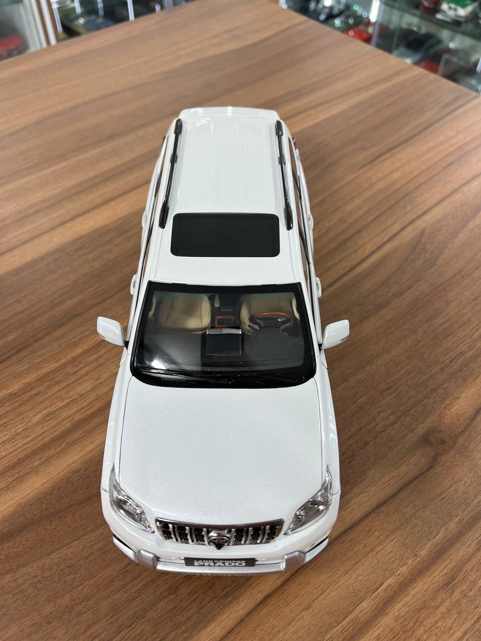 1/18 Diecast full opening  Faw Toys Land Cruiser PRADO 2009 White
