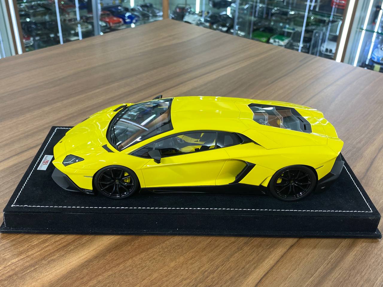 1:18 MR Collection Lamborghini Aventador 50th Anniversario Yellow | Resin | Limited Edition