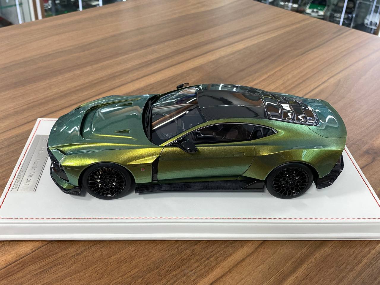 1/18 Resin Aston Martin Valour by Runner Limited 30 pcs Verdant Jade