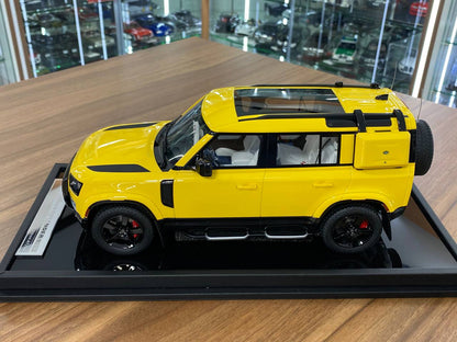 1/18 Resin MotorHelix Land Rover Defender 110 Desert Yellow Limited 50 pcs