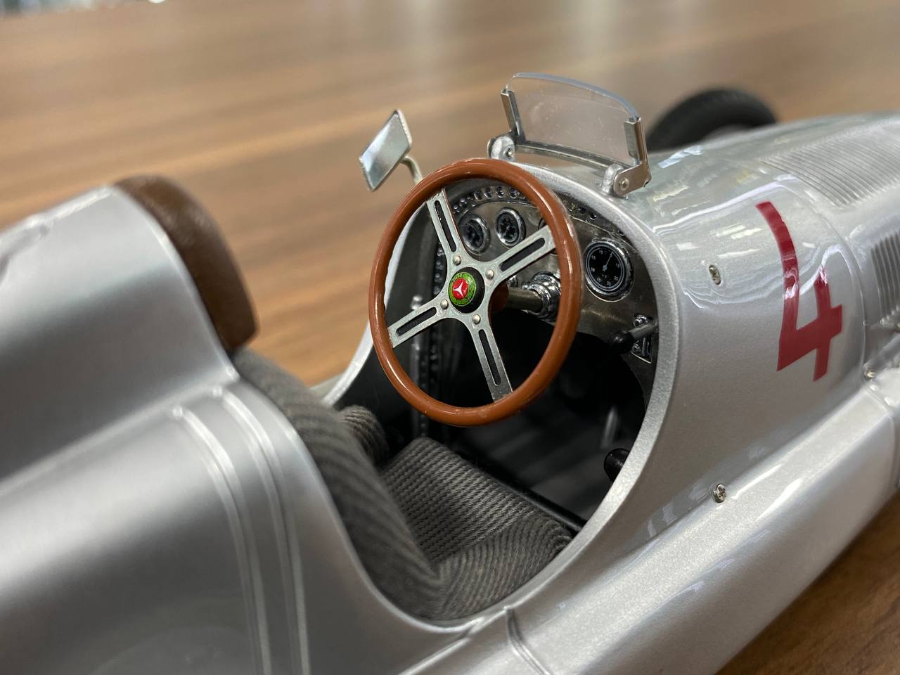 CMC Mercedes-Benz W25, 1935 Luigi Fagioli, Start No. #4 Sieger GP Monaco [1/18 Diecast]