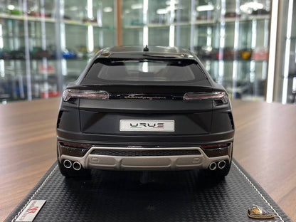 MR Collection Models Lamborghini URUS #63 - 1/18 Resin Model