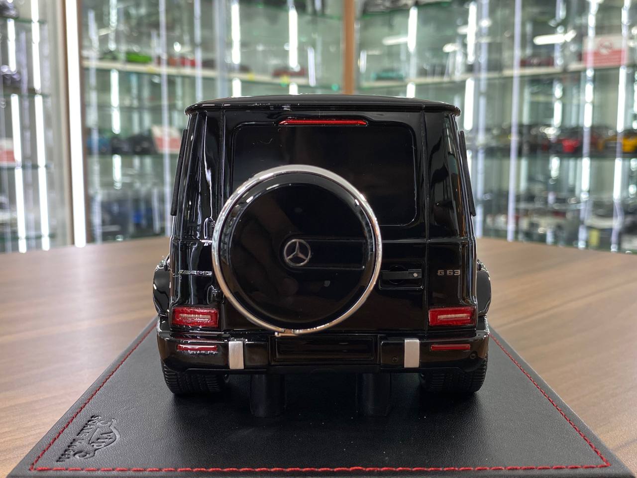 1/18 Mercedes-Benz G-63 Long Black Miniature car by VIP Models