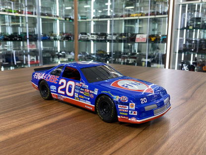 1/18 Diecast Ford Thunderbird Blue Ertl Collectibles Scale Model Car