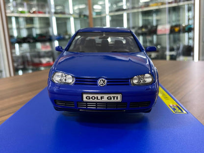 1/18 Diecast Volkswagen Golf GTI 1998 Blue Revell