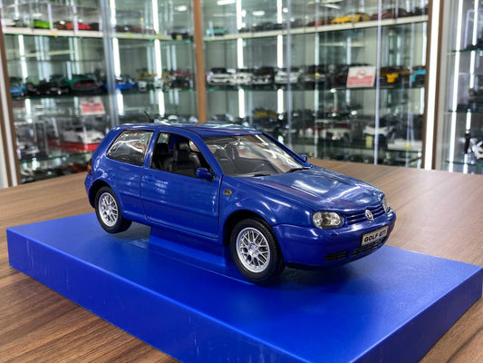 1/18 Diecast Volkswagen Golf GTI 1998 Blue Revell