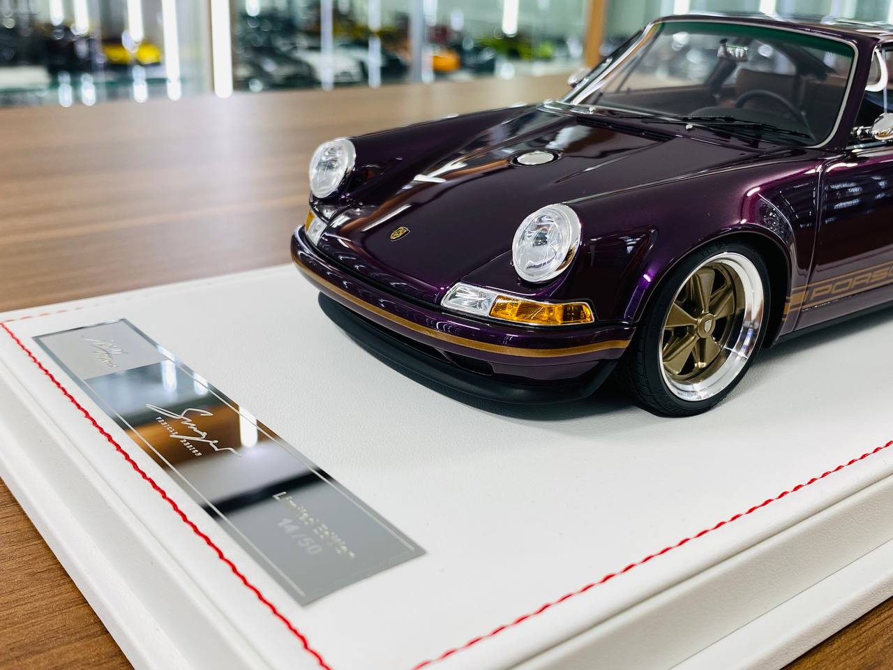 Ivy Model Porsche 911 Singer – 1/18 Resin Model, Carmona Red/Purple, Limited 14/56