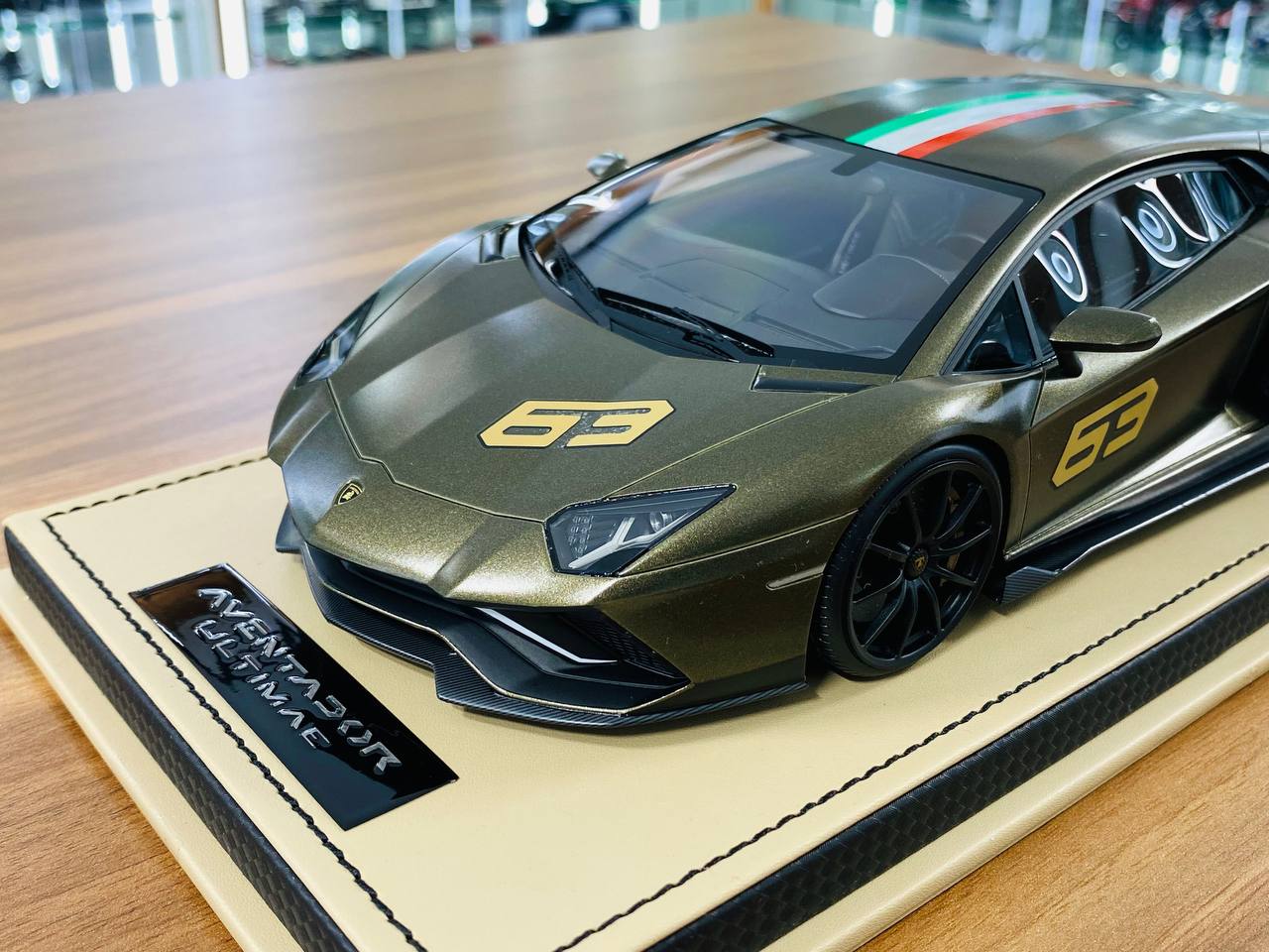 1/18 Resin Lamborghini Aventador Navy Green by MR Collection