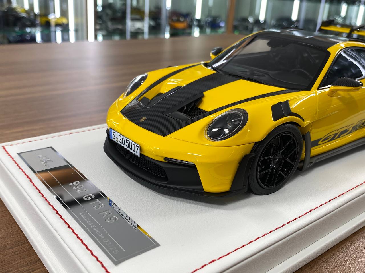 Ivy Model 1/18 Porsche 911 992 GT3 RS Weissach – Racing Yellow with Black Wheels, Limited to 25 pcs.