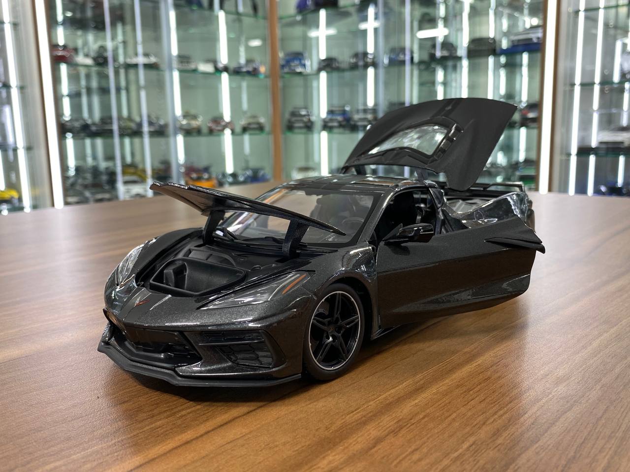 1/18 Diecast Maisto Chevrolet Corvette Stingray Coupe 2020 Grey