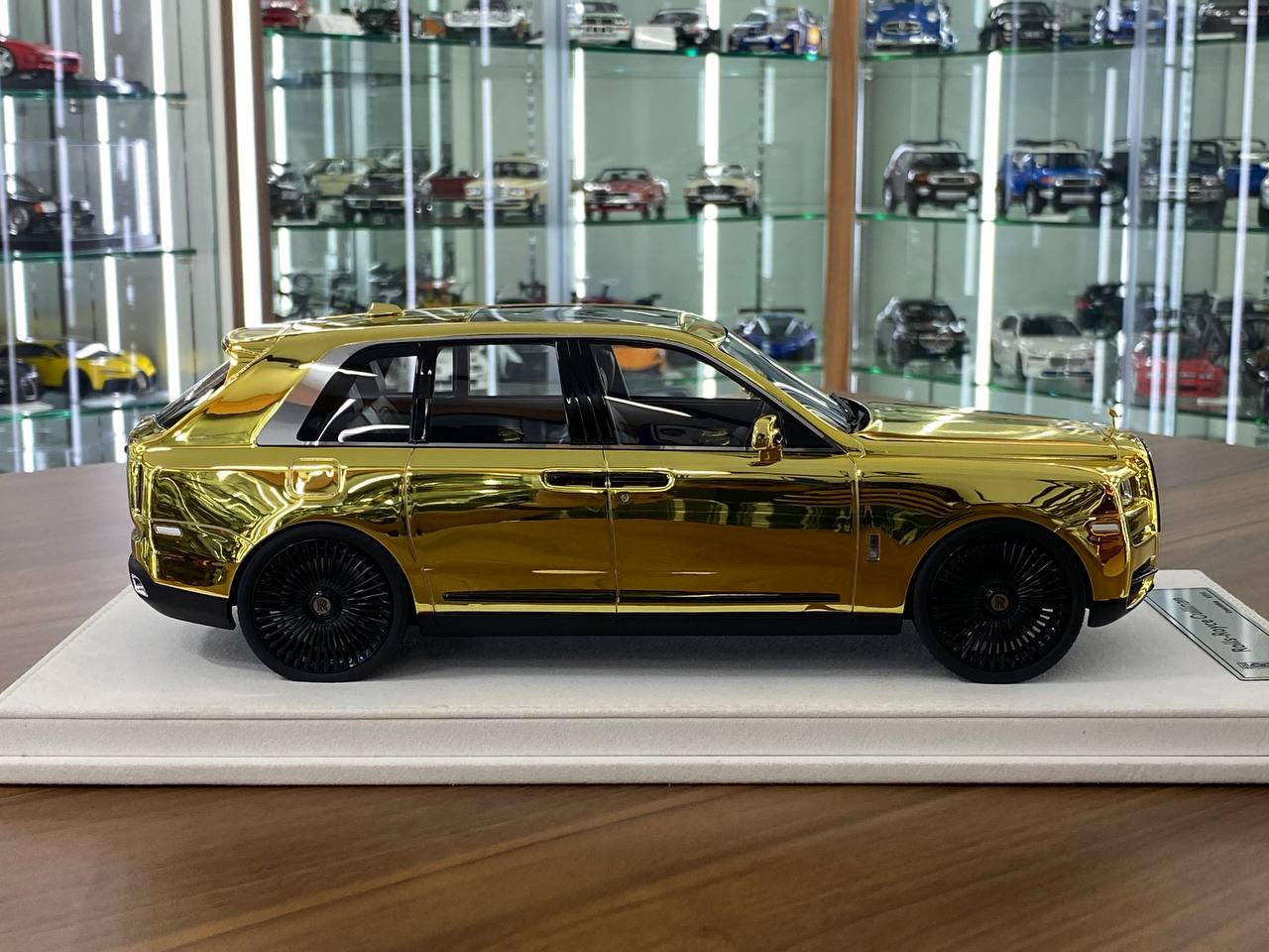 1/18 Resin GL Models Rolls Royce Cullinan Gold Chrome Limited to 15 pcs