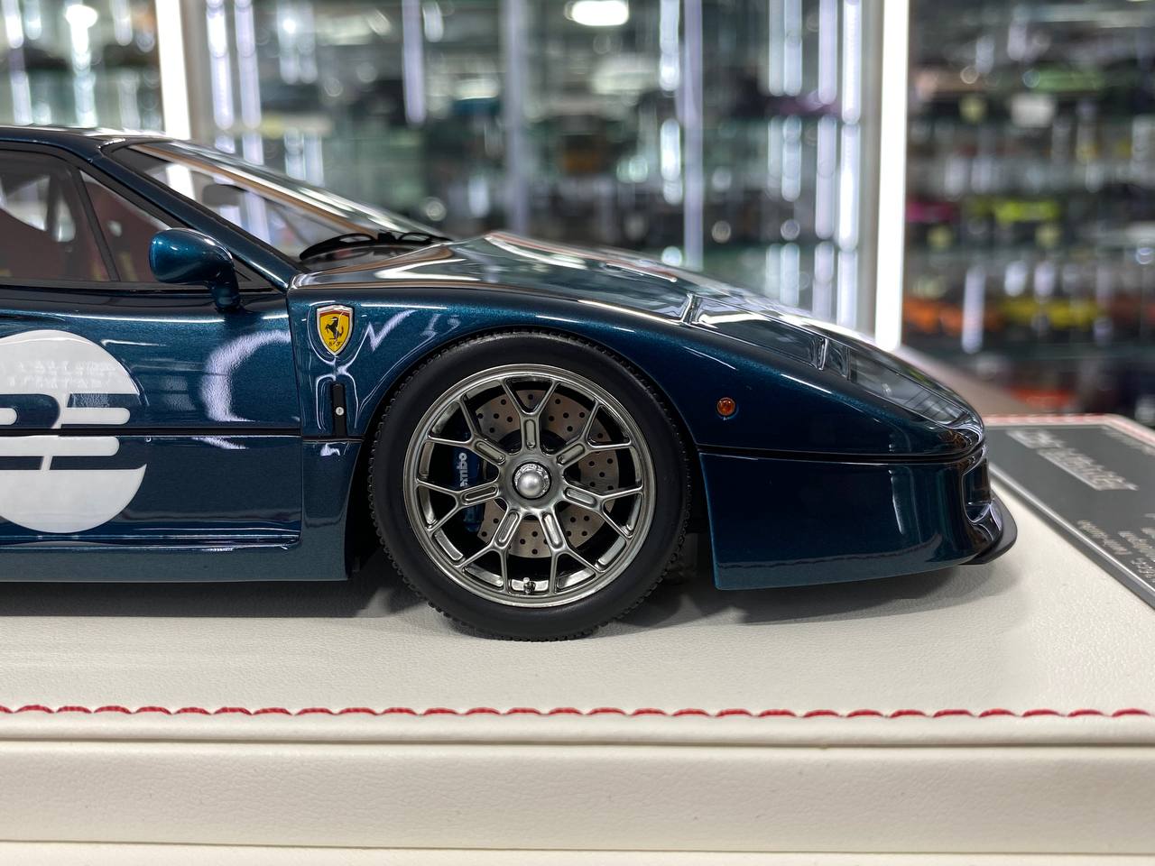 1:18 Resin Model Davis & Giovanni Ferrari F40 Royal Blue Metallic Limited 1 of 1