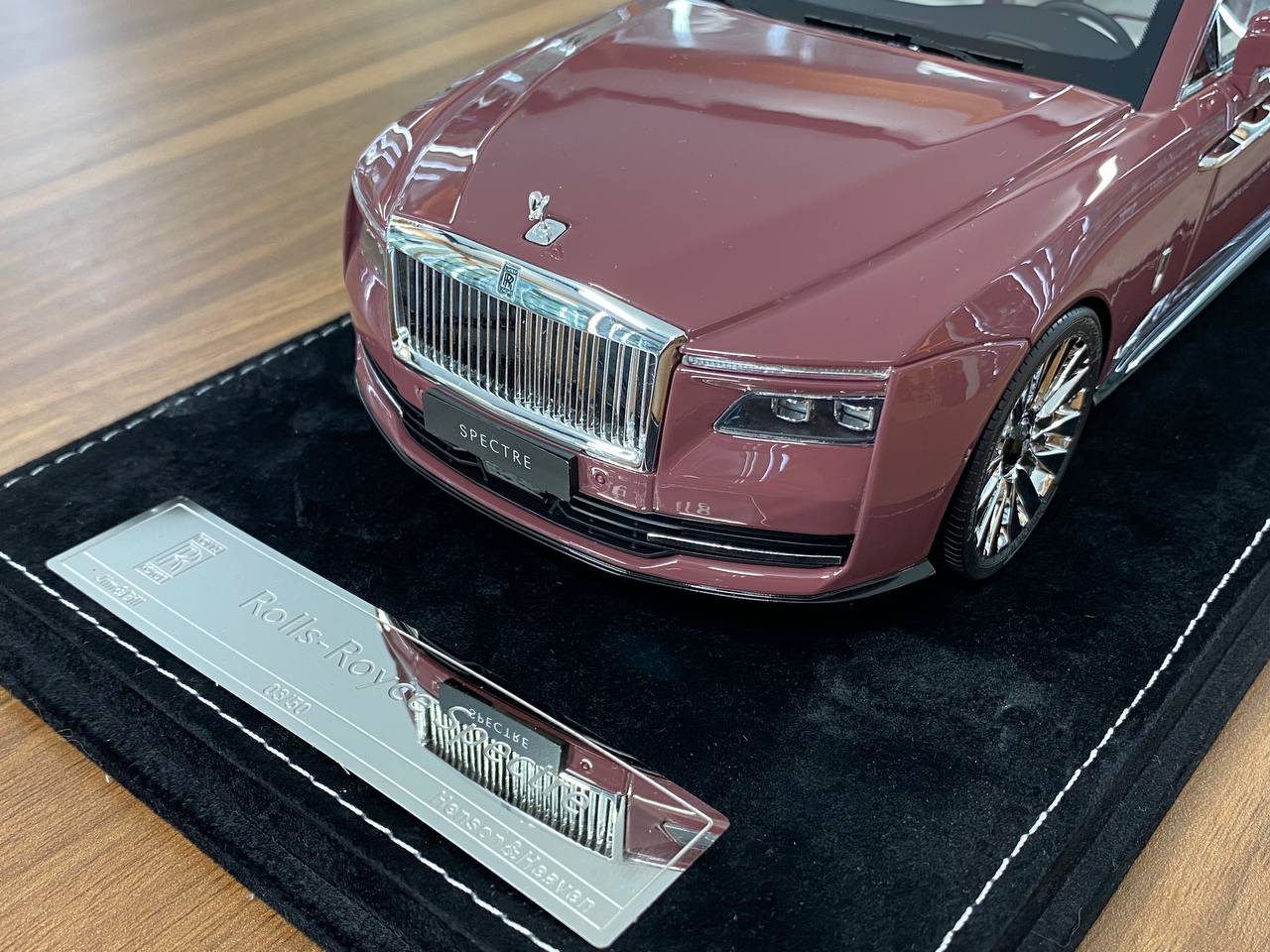 1/18 Resin Model – H&H Rolls Royce Spectre Morganite Pink  Ltd.Edn.50 pcs