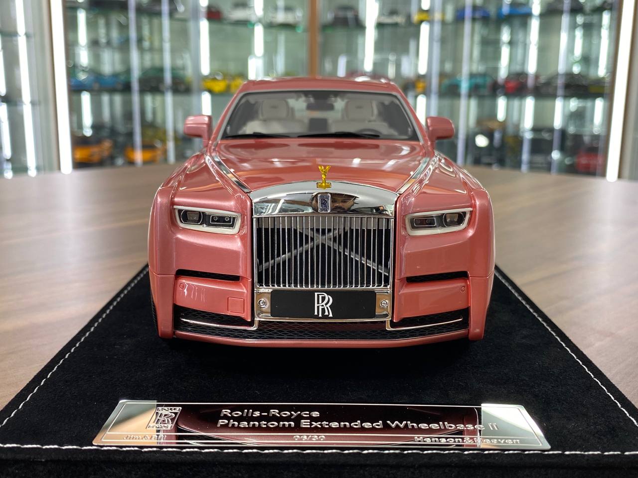 1/18 Resin H&H Rolls Royce Phantom Extended Wheelbase II Rose Gold Ltd.Edn.30 pcs