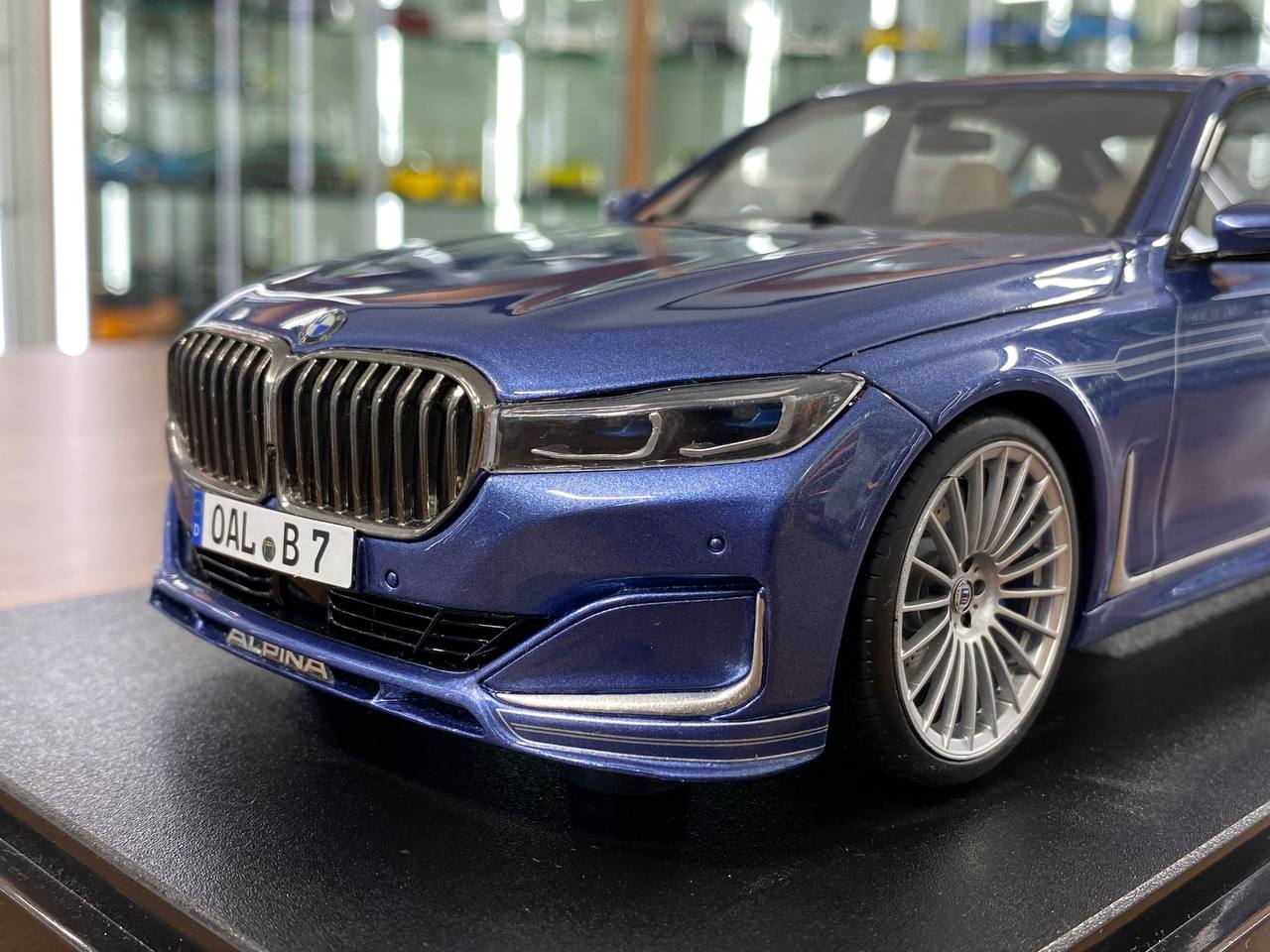 1/18 Resin GT Spirit BMW Alpina B7 Saloon - Blue / Beige Interior Limited Edition