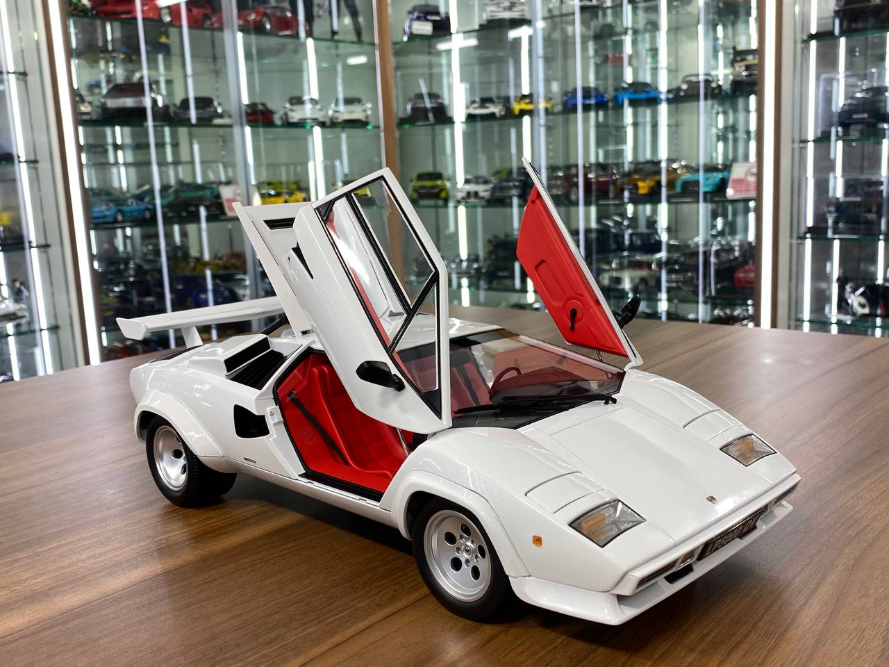 1/12 Diecast Full opening KK Scale Lamborghini Countach LP5000 QV in White