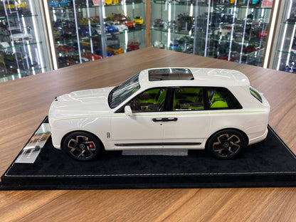1/18 Resin Model – H&H Rolls Royce Cullinan Series II Pearl White with Black Badge  Limited Edition: 30 pcs