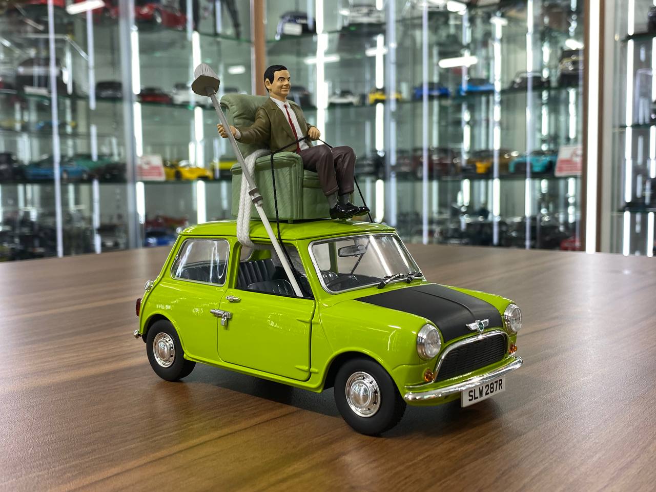 1/18 Diecast TINY Mr. Bean Mini Cooper Green with Black Hood – dturman.com