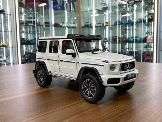 1/12 Diecast NZG Modelle GmbH Mercedes Benz AMG G 63 4x4 Pearl white |Full opening
