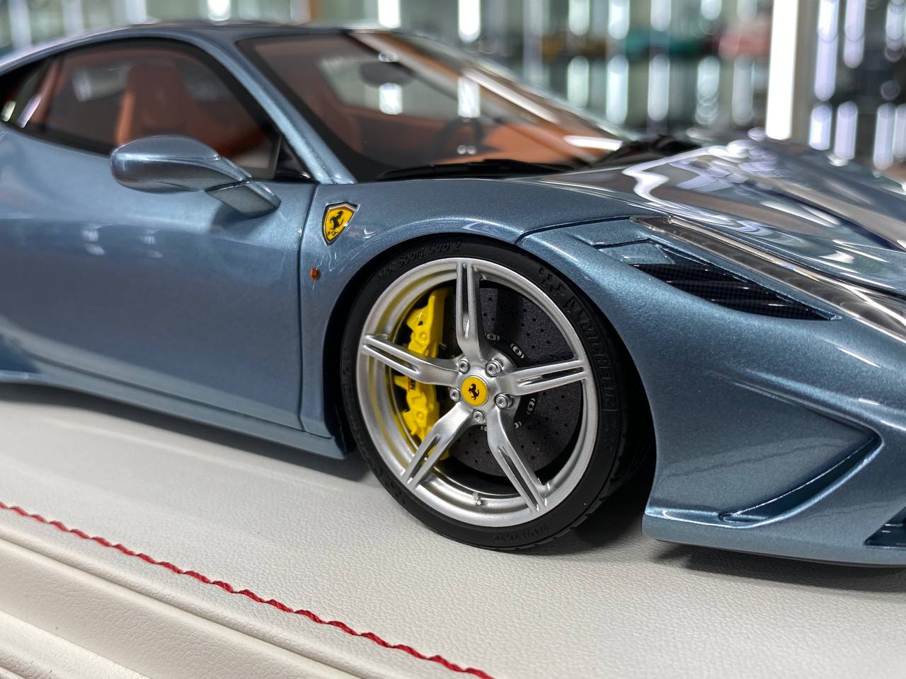 1/18 Resin – Ferrari 458 Speciale | Davis & Giovanni | Azzurro California with Silver / Blue Stripe