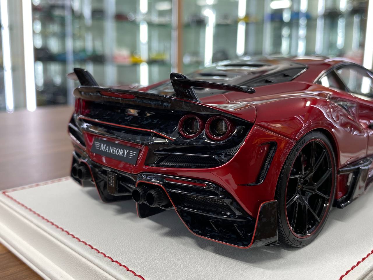 1/18 Davis & Giovanni MANSORY F8XX| Chrome Red| Limited
