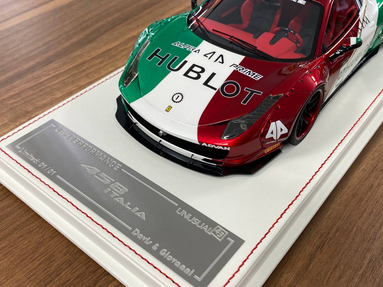 Ferrari 458 Italia 1/18 限定モデル FERRARI 458 ITALIA BLACK METALLIC 1:18 by HOT WHEELS ELITE