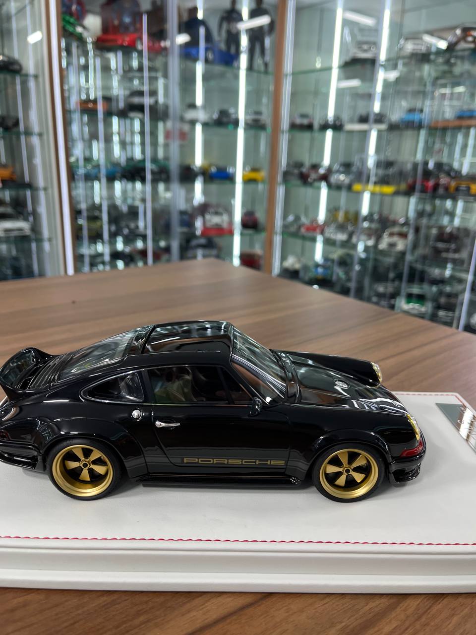 Ivy Models 1:18 Porsche Singer DLS – Midnight Gold | Resin | Limited to 30 pcs