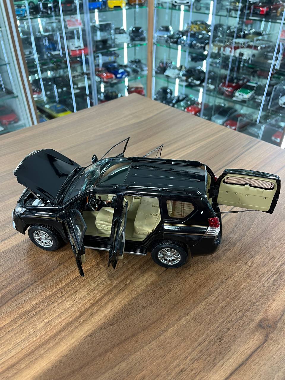 1/18 Diecast full opening  Faw Toys Land Cruiser PRADO 2009 Black