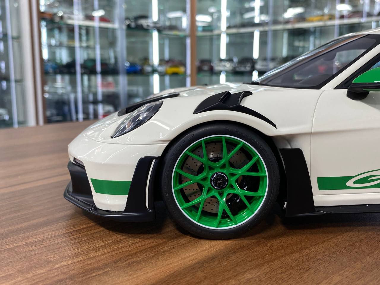 ★ 1/12 GT Spirit Porsche 911 (992) GT3 RS | Off White | Limited Edition 300 pcs
