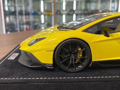 1:18 MR Collection Lamborghini Aventador 50th Anniversario Yellow | Resin | Limited Edition