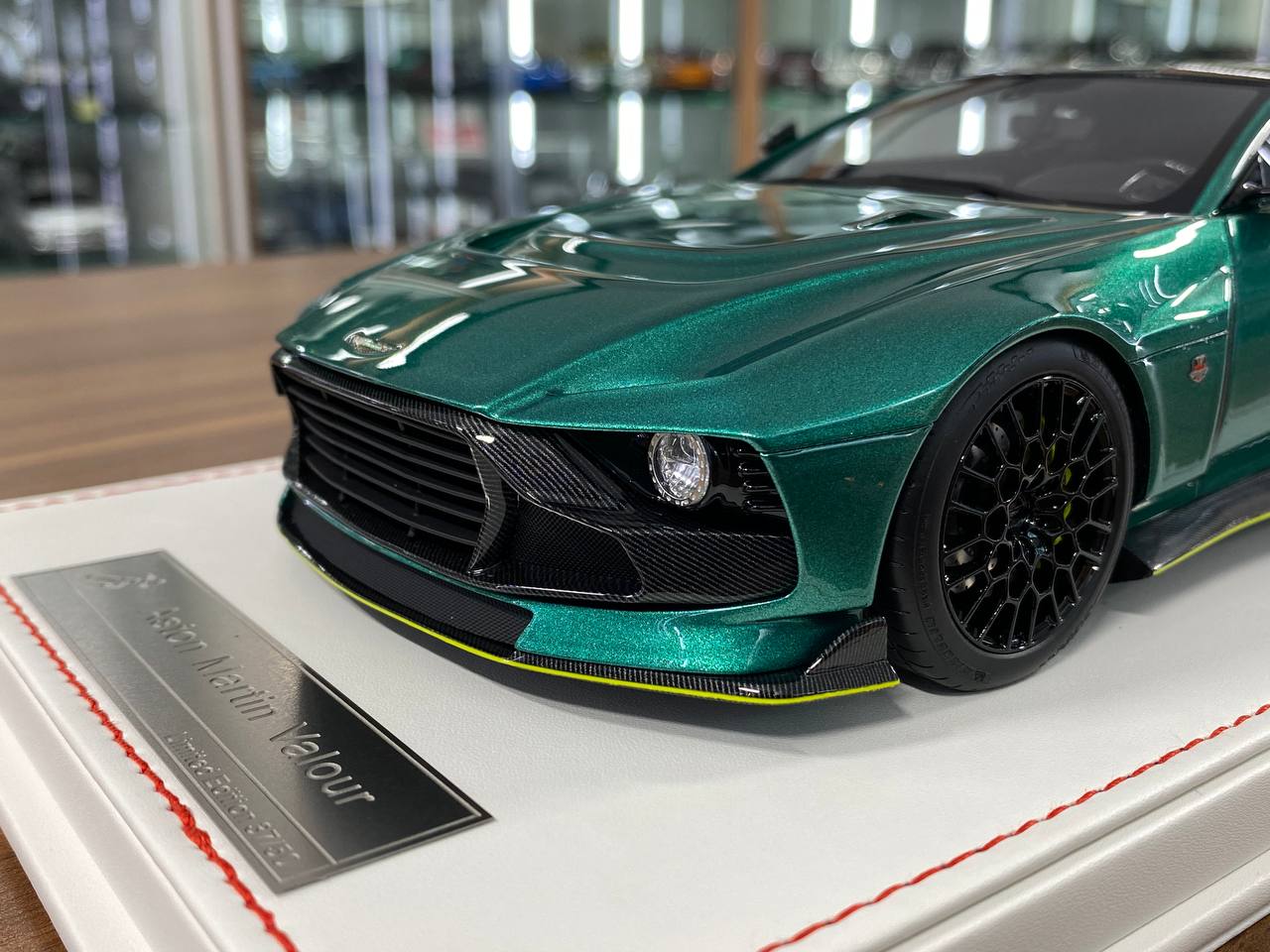 1/18 Resin Aston Martin Valour by Runner Limited 50 pcs Racing Green