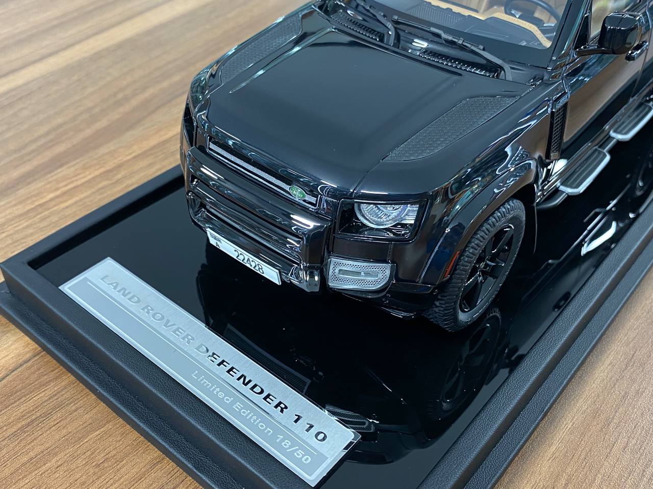 1/18 Resin MotorHelix Land Rover Defender 110 SHEIKH MOHAMMED EDITION Black ( UAE plate )  Limited 50 pcs